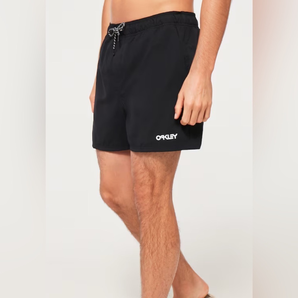 Oakley 16” swim shorts, small